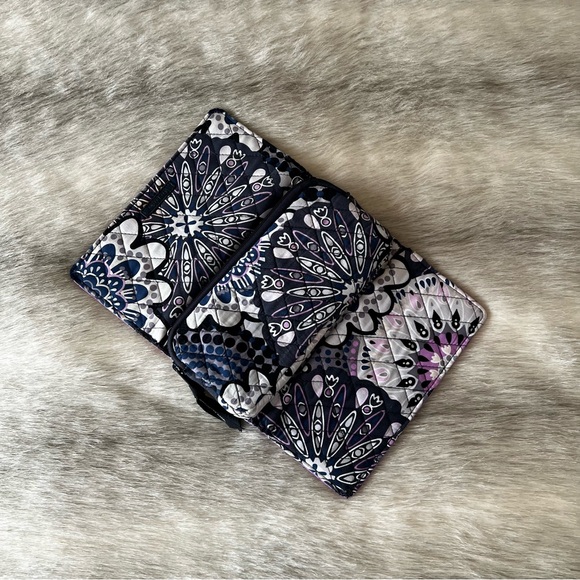 VERA BRADLEY Mimosa Medallion Long Snap Trifold Wallet Wristlet Purple Gray - Picture 7 of 8